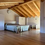 Wonderful With Attic In A Quiet Area شقة بيبيوني