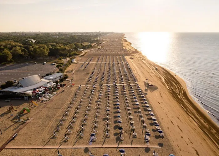 Wonderful With Attic In A Quiet Area 아파트