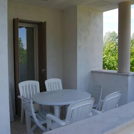 Wonderful With Attic In A Quiet Area Бібіоне