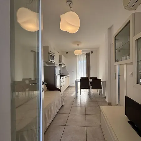 Wonderful With Attic In A Quiet Area بيبيوني