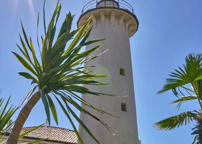 Wonderful With Attic In A Quiet Area شقة