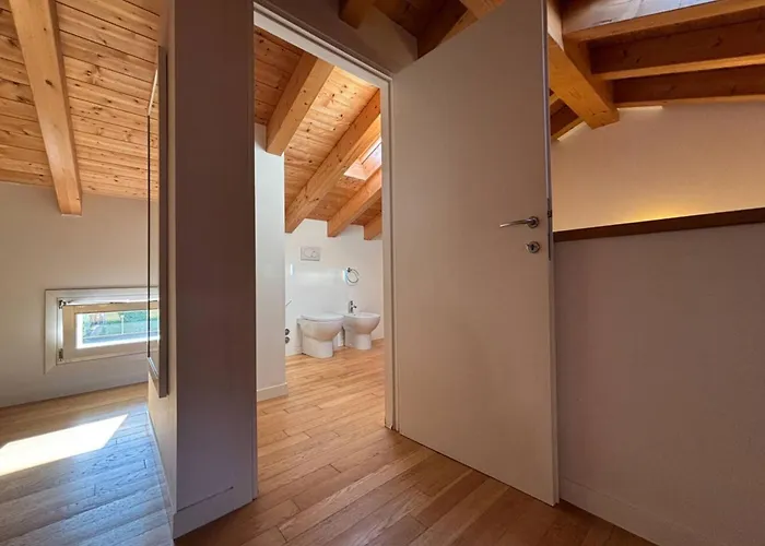 Wonderful With Attic In A Quiet Area Appartement *