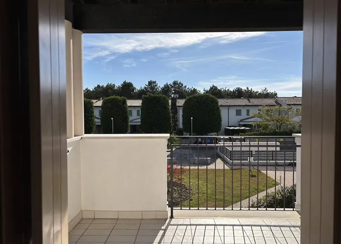 Wonderful With Attic In A Quiet Area Appartement Bibione